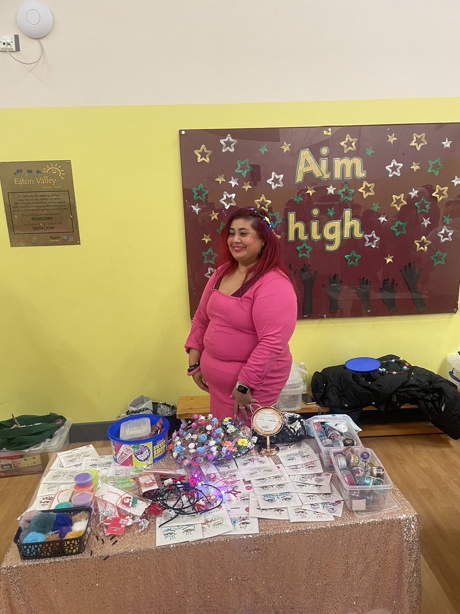 EatonValleyPTFA's tweet photo. Thank you to everyone who came to our Christmas Market and made it another successful event. @EVPrimary https://t.co/gJwe964iZh