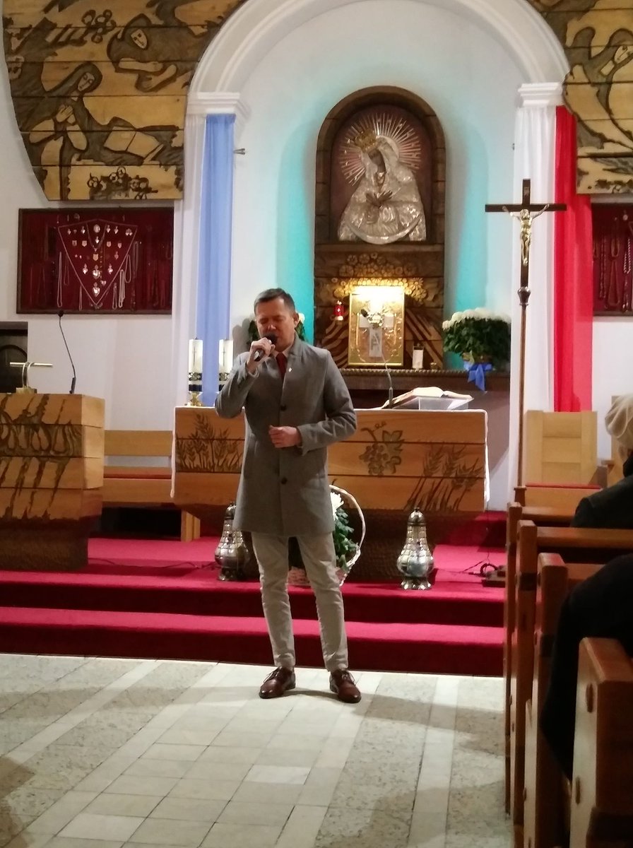 KresyWsch's tweet photo. Kilka migawek z Zaduszek Kresowych,które odbyły się 26.11.2023. w kościele pw. Matki Boskiej Ostrobramskiej w Szczecinie,a które organizowaliśmy jako Stowarzyszenie @KresyWsch.Bardzo dziękujemy wszystkim,którzy przybyli pomodlić się za dusze zmarłych i pomordowanych Kresowian.1/2 https://t.co/LKjm5eTlUV