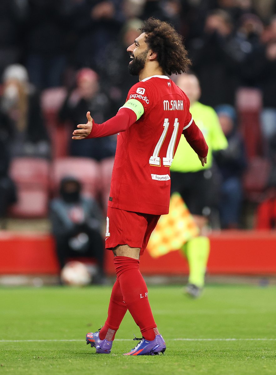 LFC_Arabic's tweet photo. اسـمــــك عــلا فـي كــل الديــــار 👑❤️ https://t.co/m7LbjLZNZQ
