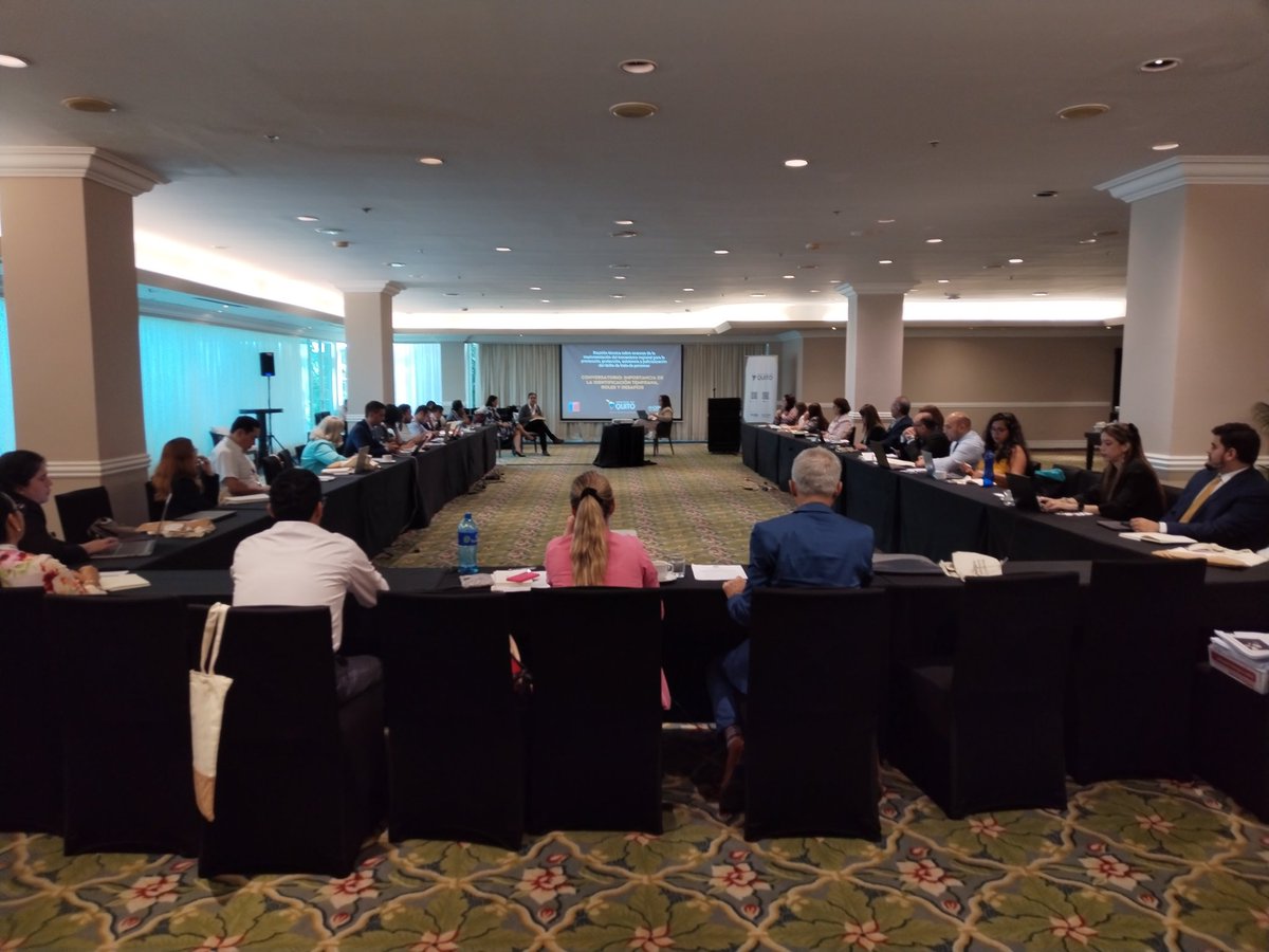 ProcesoQ's tweet photo. El #ProcesoDeQuito lleva a cabo la reunión regional del eje temático de trata de personas, en el que se presenta el Protocolo Guía Consular para víctimas de trata de personas. El evento cuenta con la participación del embajador chileno Rodrigo Donoso y representantes de 11 países https://t.co/AfvIOKu7kR