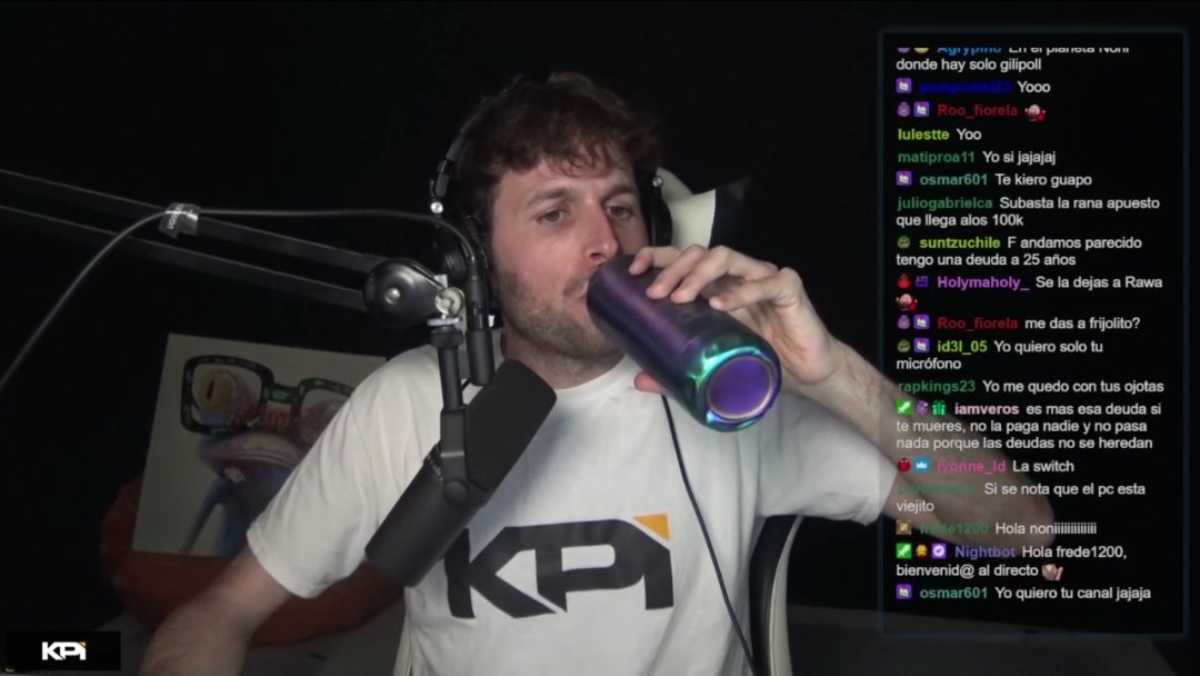AgusTerrible's tweet photo. Gracias @nonisisoy por el directo de dragonland y el ad que divertido fue cuando entraste con la otra skin al rol jajajajaj me rei muchísimo.
Gracias por hacer mis días menos aburridos 💛 https://t.co/2ejtq6fKy2