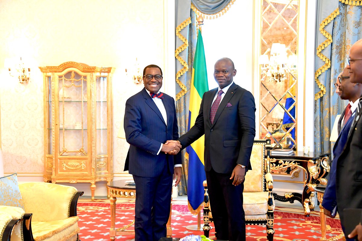 #Notedaudience du 30 novembre 2023 - COP 28 : Le Chef de l’Etat <a href="/oliguinguema/">Brice Clotaire Oligui Nguema</a>  échange avec le Président de la BAD

Consultez la note d'audience complète sur notre site internet : presidencegabon.com/cop-28-le-chef…

#Gabon #Transition