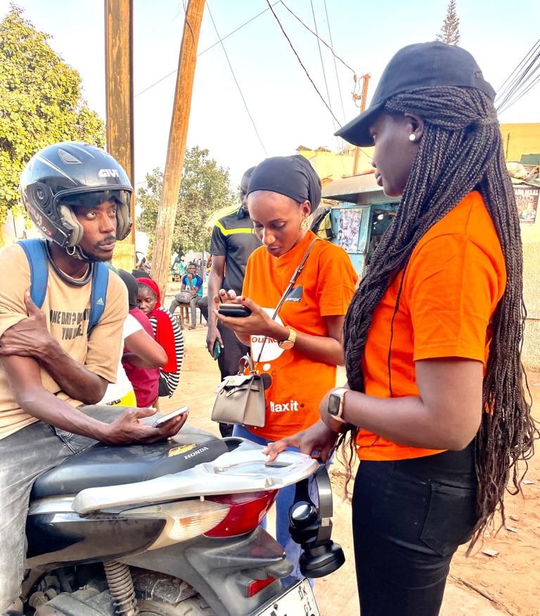 Adji_Anta_Dabo's tweet photo. 🎉 Aujourd'hui, nous célébrons la Journée Orange avec une immense fierté en tant qu'Alumni d'Orange Digital Center ! 🧡✨

N'attendez plus, téléchargez Mat It dès maintenant et découvrez une nouvelle façon de simplifier votre vie ! 🌐📲#unenisa #JournéeOrange #AlumniODC #MatIt https://t.co/E4CmOJEJuG