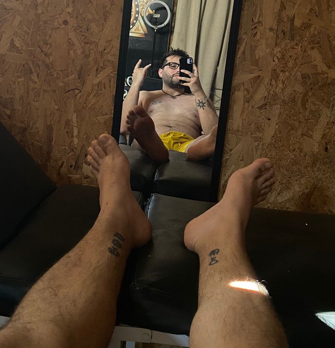 Estoy tatuando a domicilio y en mi lugar. Promo por navidad 🤟🏼 https://t.co/2kVOw6ImbU