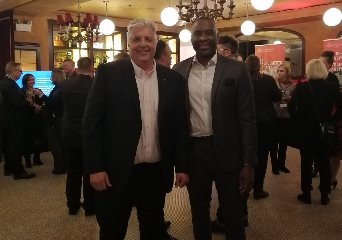 NavireRailCAN's tweet image. Our team engaged in insightful conversations with industry leaders at the 2023 Safety and Environment Awards ceremony. 

Thanks to @RailCanada for hosting this well attended and successful event, and congratulations to all the Awards winners! #Railsafety #RailNews