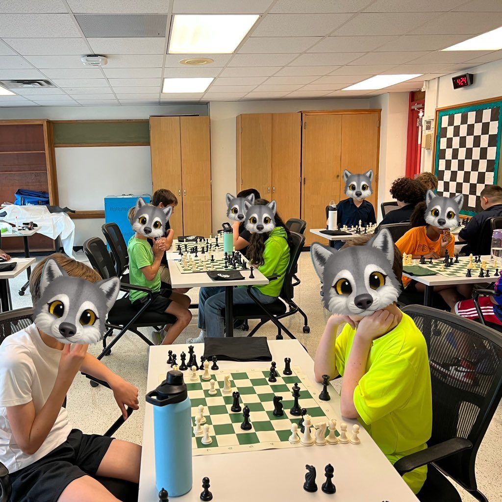 TravisTagMath's tweet photo. #chesslab is coming together! @travis_tag #GetInvolved #ProudToBeDallasISD @disdactivities https://t.co/oCA0ovE6DW