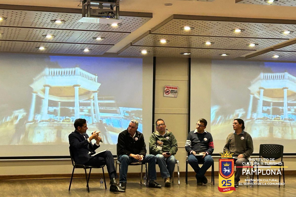 ictpcultural's tweet image. En el auditorio de la UNAD, se realizó el lanzamiento del libro titulado: Guía del Patrimonio Arquitectónico y Urbano del Centro Histórico de Pamplona de la autoría del arquitecto pamplonés Oscar Eduardo Villamizar Garzón.