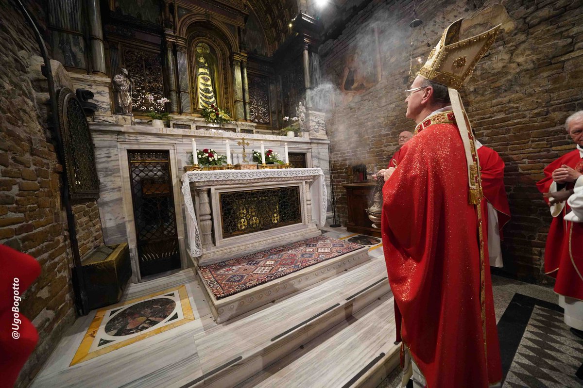 #30NOVEMBRE Secondo giorno della #Novena in preparazione alla #Solennità dell'Immacolata e della #Festa della Venuta della #SantaCasa
Questa sera la preghiera è stata animata dalle Arcidiocesi di Pesaro di Urbino.
A presiedere la S.Messa S.E. Mons. Sandro Salvucci

ph <a href="/UgoBogotto/">Ugo Bogotto</a>