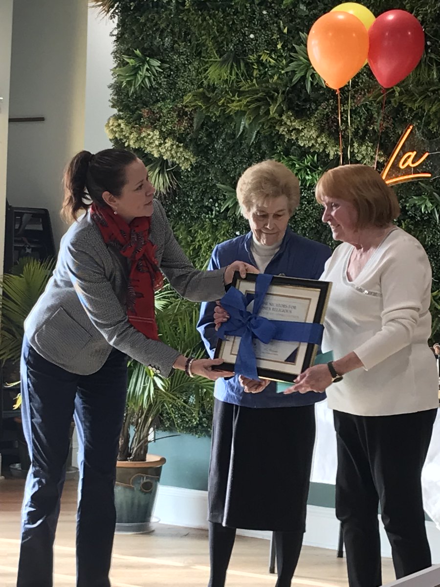 Long-time member Eileen Dickerson (right) yesterday received a certificate of appreciation for her service as CWR member, board member &amp; chair at a celebration of her retirement as <a href="/GNSH21/">GreyNunsSacredHeart</a> development director. Congratulations &amp; thank you Eileen!

📸 Sister Bridget Connor, GNSH