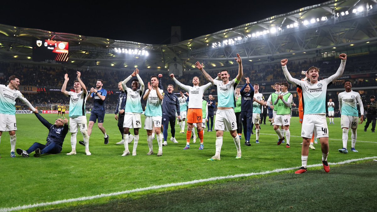 JamesMilner's tweet image. Great to be back out there with the boys and to qualify for the knockout stages. One game left and a chance to top the group💪
#bhafc