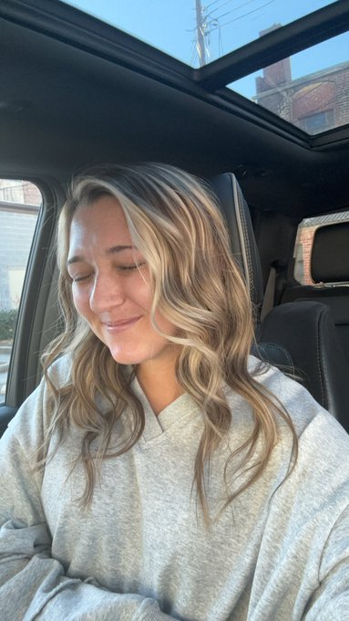 Watch 𝐵𝑟𝑖 ❤︎︎'s leaked NSFW photo on TwXstars