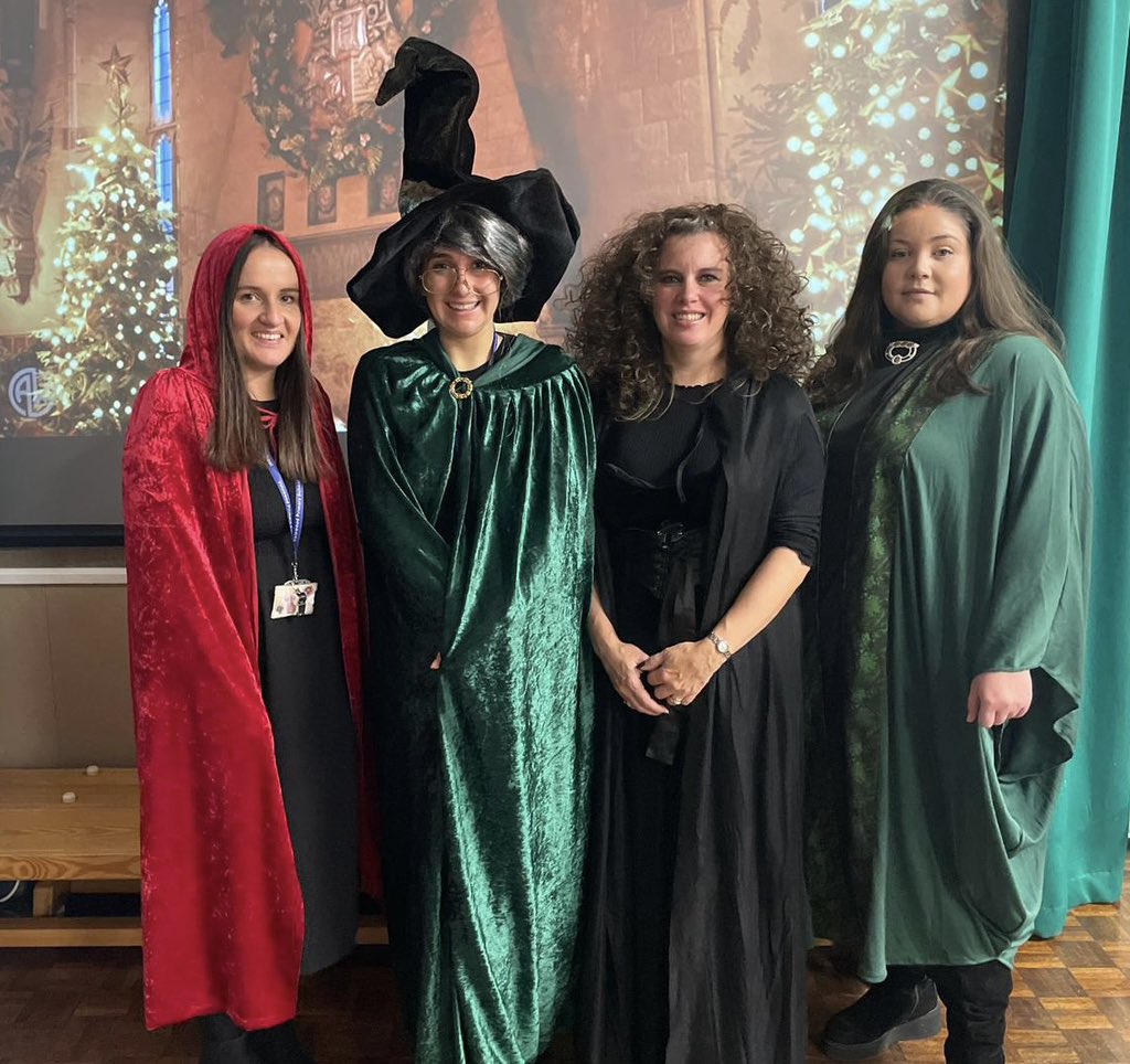 ValewoodPrimary's tweet photo. #TheSortingHat was very busy on Harry Potter Day in Team 4! ⚡️❤️💛💚💙 https://t.co/1OxTqCiVKa