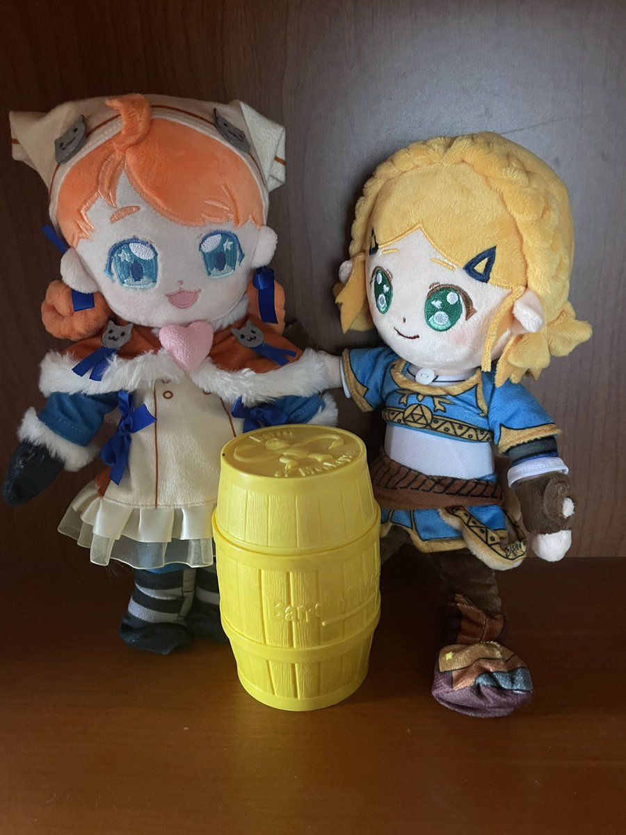 dude4_daily's tweet photo. @jupy314 Have I mentioned I love your merch and art lately because I do
Still having fun with what I have bought from you Jupy even though I know you already know that https://t.co/G7HfXPIx7p