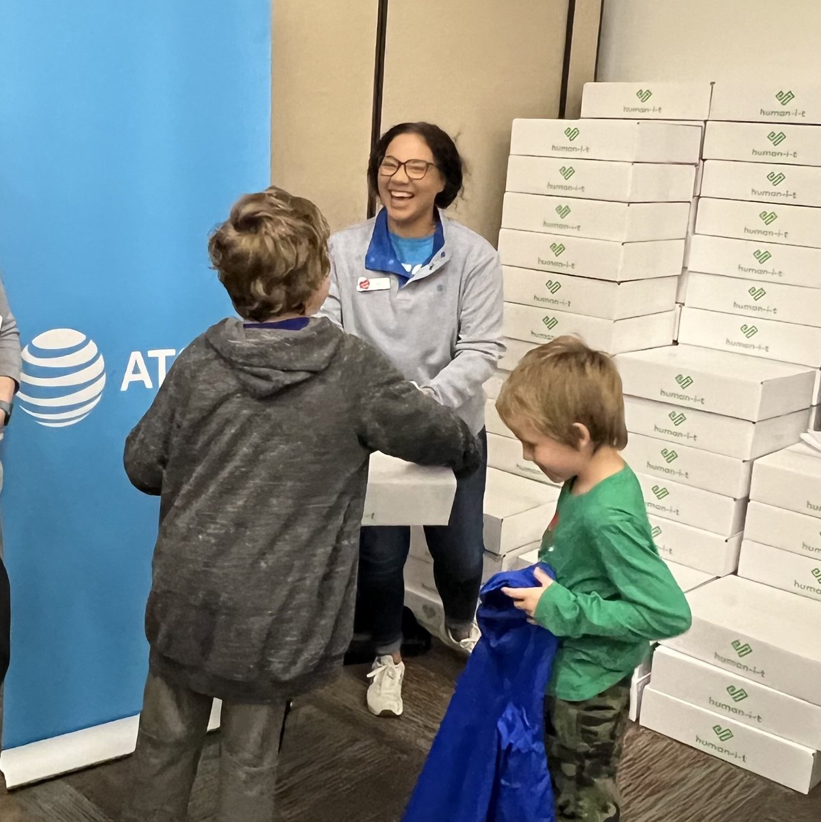 As @BlueStarFamily wraps up #MilitaryFamily Month, 150 of their participants are enjoying new laptops donated by AT&T Kentucky and Human-I-T, culminating a series of AT&T digital literacy workshops held for more than 460 parents @FortCampbell #ConnectedLearning