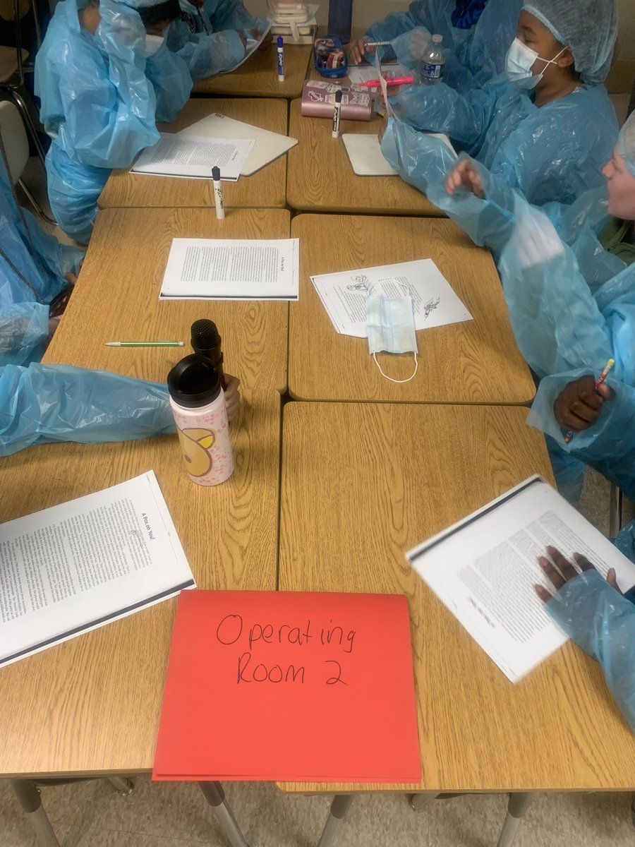 TheLiteracyShop's tweet photo. Classroom transformation. We’re medical interns researching the Flint, MI water crisis. #educationcanbefun https://t.co/Zgq12iNK2n