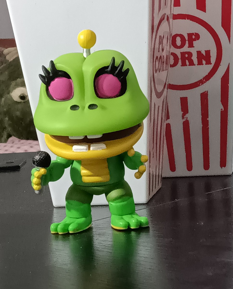 ItsHappyFrog's tweet image. Move over, Freddy Fazbear! It is my turn to shine! 💫💚