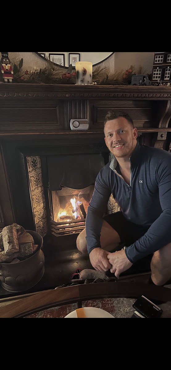 I do wear clothing 🔥🪵 

Cheers to a 4 day weekend ❤️