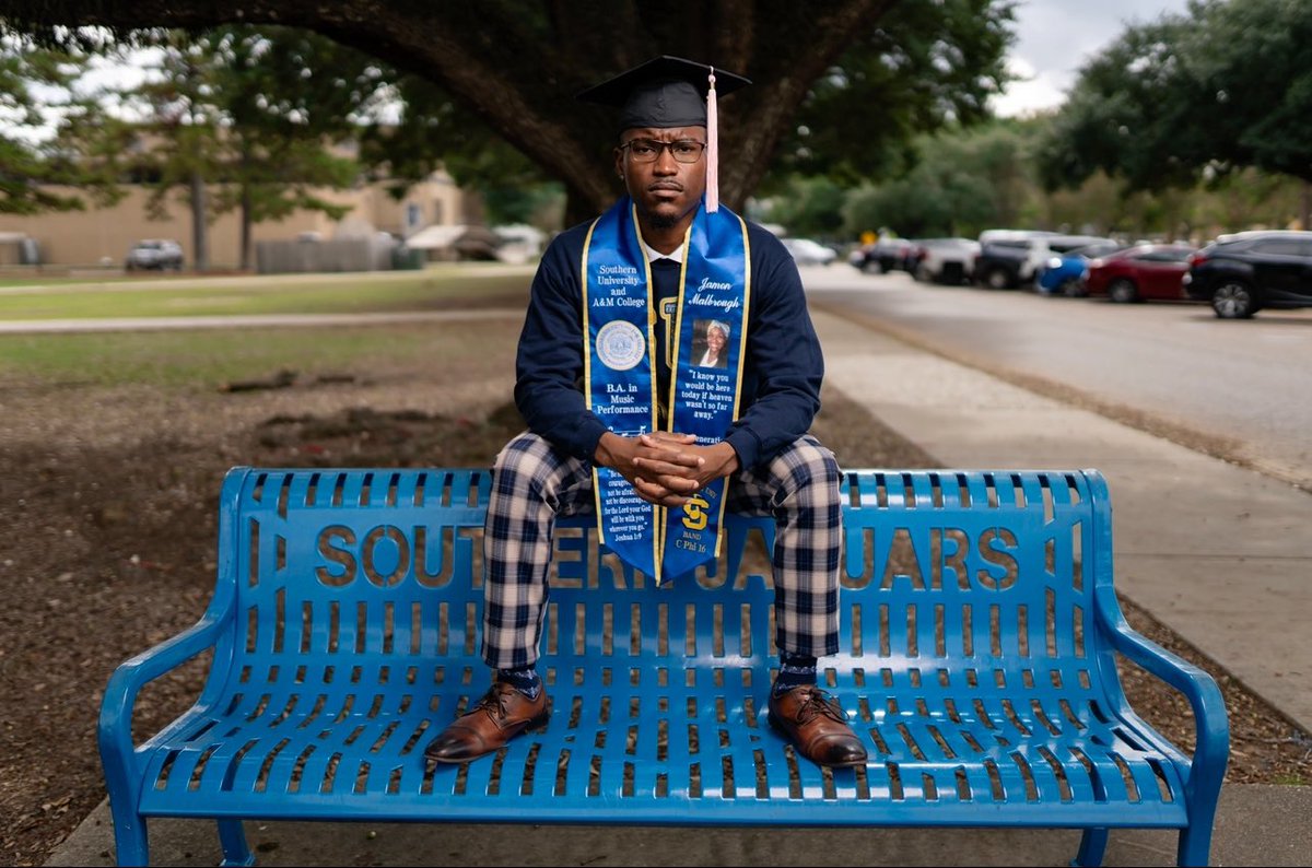 beaumontjuke's tweet photo. I failed many times. I don't care how long it will take. I don't care about the obstacles I have to overcome. I don't care about how embarrassed I am. All I know is, ITS POSSIBLE 👨🏾‍🎓

I never quit. You have far more chances not quitting than to actually quit✊🏾

Thank You SU!💛💙 https://t.co/wQvf7vtCwr