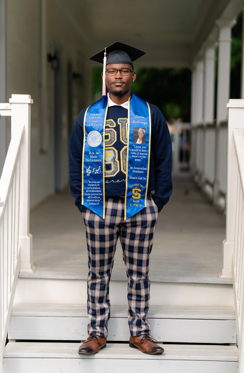 beaumontjuke's tweet photo. I failed many times. I don't care how long it will take. I don't care about the obstacles I have to overcome. I don't care about how embarrassed I am. All I know is, ITS POSSIBLE 👨🏾‍🎓

I never quit. You have far more chances not quitting than to actually quit✊🏾

Thank You SU!💛💙 https://t.co/wQvf7vtCwr