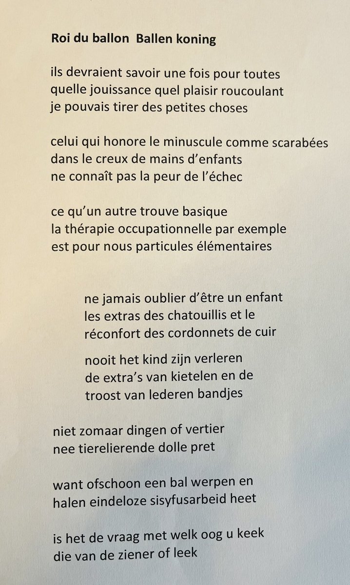 📖📚¿Hay poesía en la diplomacia? Fue un placer inusual contribuir a la sesión “Embajadores europeos de la literatura” en la FIL leyendo un encantador poema de Mustafa Kör, el “Poeta Nacional”de 🇧🇪 de este año:Ballen Koning/Roi du Ballon.Mitad francés,mitad flamenco 😉