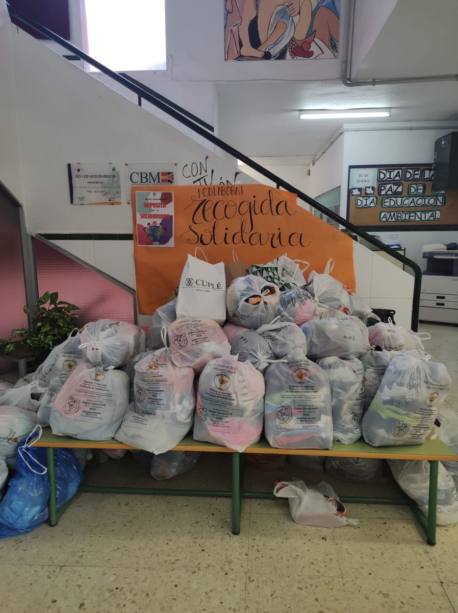 Muchas gracias a todas las familias por vuestra colaboración y solidaridad. Y cómo no, a nuestro alumnado voluntario, por implicarse y participar en esta iniciativa. #globalhumanitaria #ods #voluntariado @globalhumanitaria <a href="/cristinaportil5/">Cristina Portillo Muñoz</a> <a href="/inmatheteacher/">Inma Martínez</a> <a href="/6Rodri79/">Rodri</a>