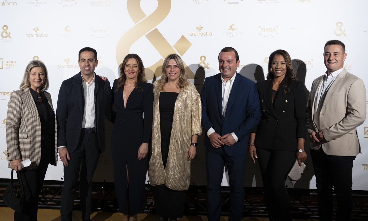 barrachinaMarta's tweet photo. Un placer ser parte de la última edición de @andmagazinecs 📰
Gracias, Begoña y a todo su equipazo por destacar esta etapa tan bonita como presidenta de la Diputación y poder representar nuestra visión y compromisos.
Gracias por dejarme disfrutar con vosotros❤️
#And22 https://t.co/ZCbQSpu3z2