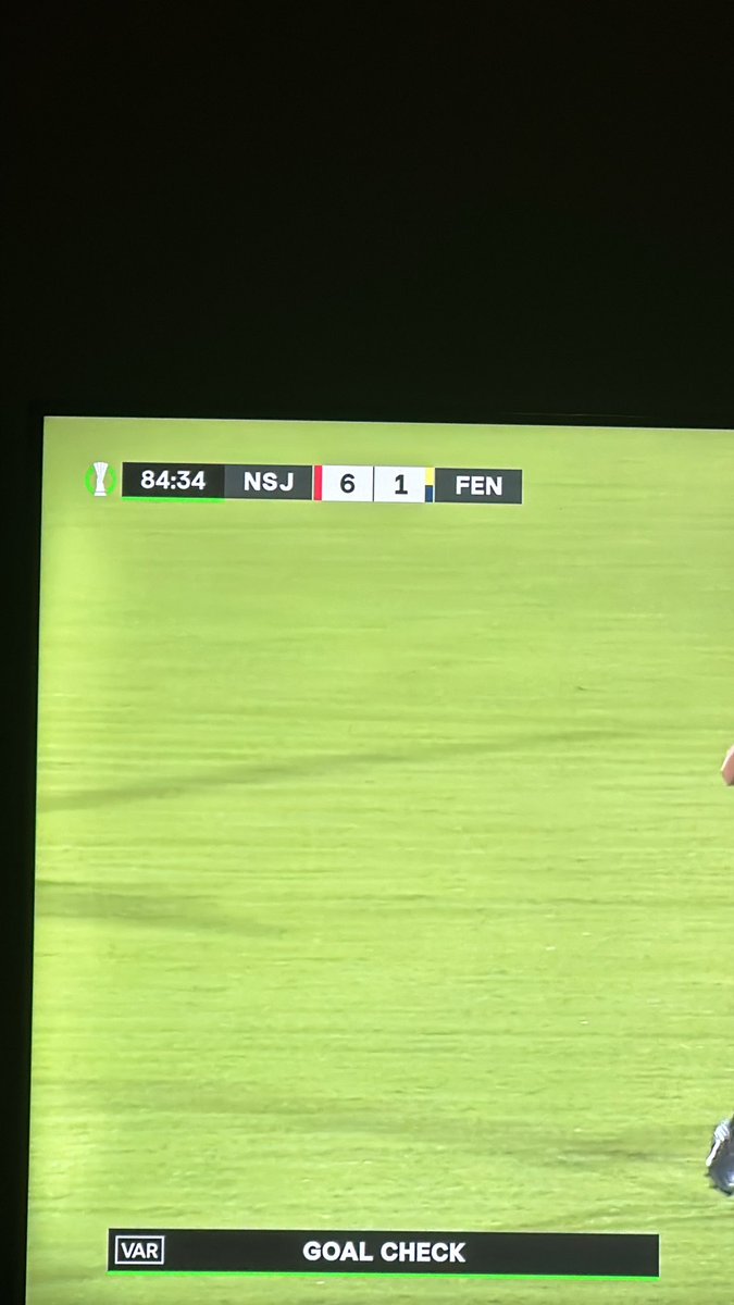 Tarihi bir rezilliğe şahitlik ettik. Ülke puanının içine ettiniz tebrikler. #fbjk #