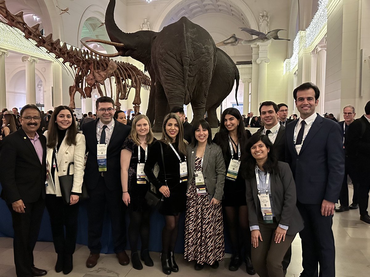 Great conclusion to the <a href="/RSNA/">RSNA</a> 2023 with seeing old and new friends and accompanying inspiring <a href="/flo_doo/">Flo Doo, MD</a> <a href="/UMMCRadiology/">UMMCRadiology</a> 😊
<a href="/RadDiscord/">RadDiscord</a> #RSNA2023 #radres