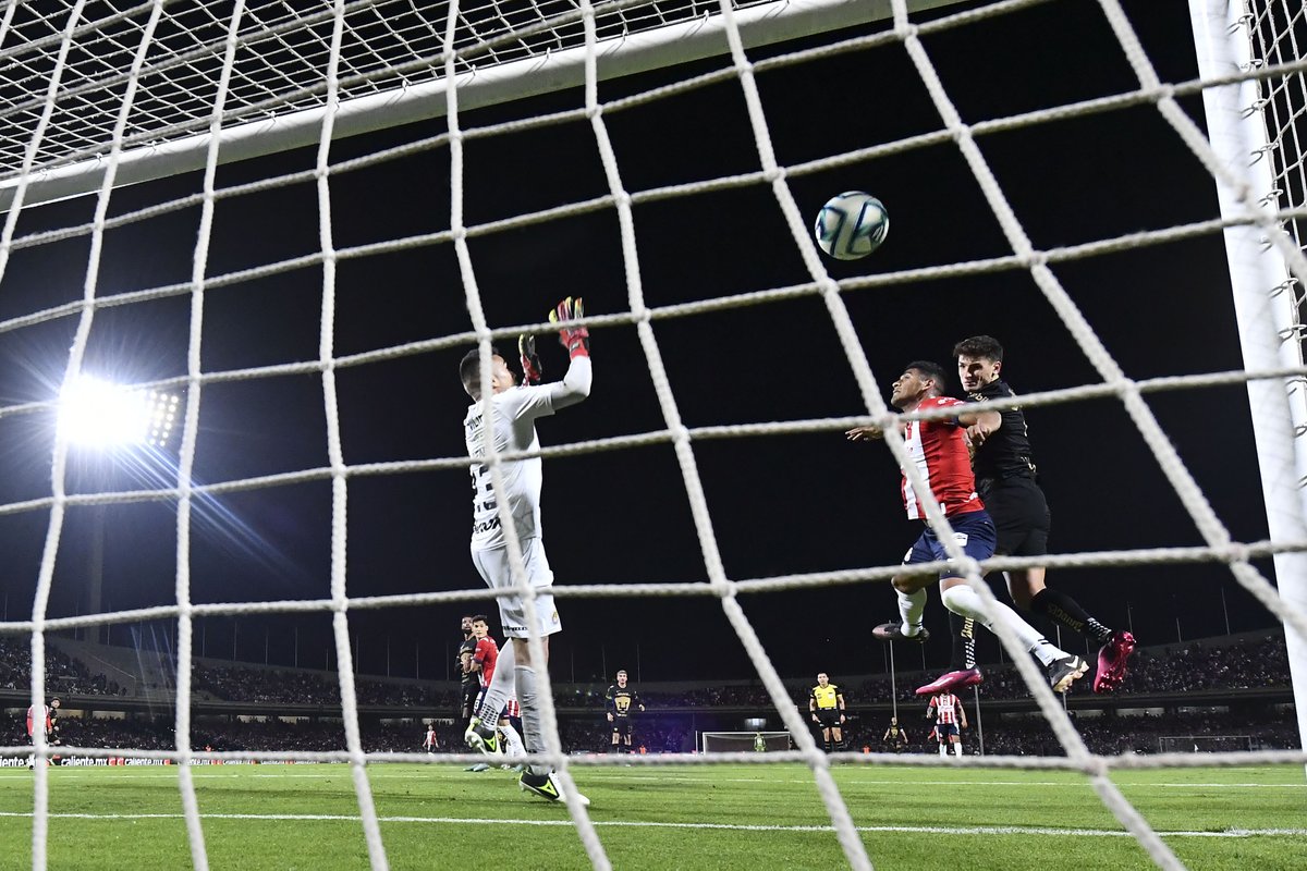 LigaBBVAMX's tweet image. Será la 5ta serie entre @PumasMX y @Chivas en #FaseFinal

¿Cuál es la que más recuerdas?

#LigaBBVAMX