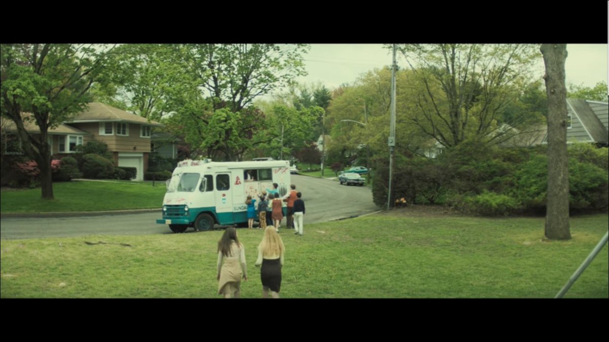 rosysulla's tweet image. This is my favorite scene in #TheManySaintsofNewark and the one I think of most when I rewatch #TheSopranos. A blend of Tony's better nature and his upbringing in crime (so nurture, so to speak). Also, these ice cream trucks are still around with the same design and music.