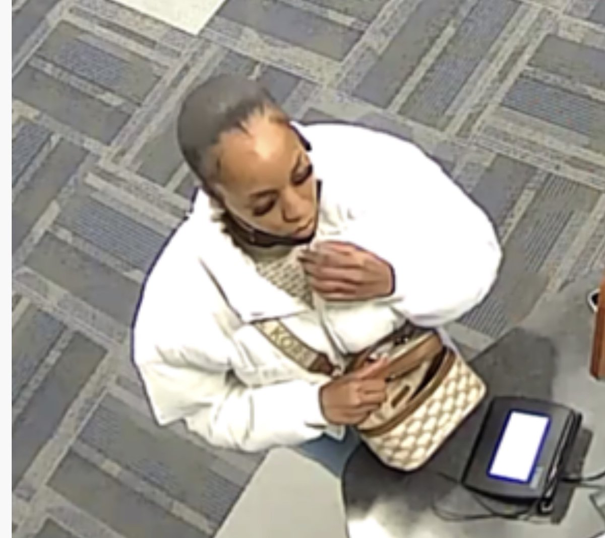 Detectives Investigative Identity Fraud and Attempted Theft; Surveillance Photos of Suspect Released

www2.montgomerycountymd.gov/mcgportalapps/…

#mcpnews #identityfraud