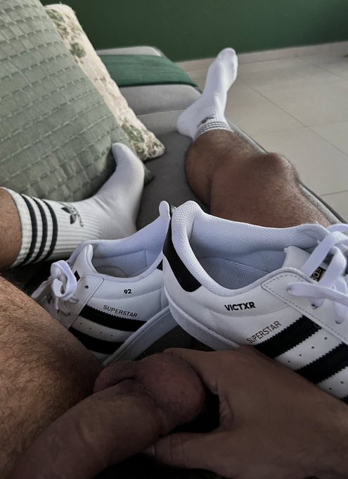 My new adidas just arrived.. and I&rsquo;m loving it!  E a&iacute;, o que acharam do meu t&ecirc;nis novo? @VICTXR_92 ❤️&zwj;🔥