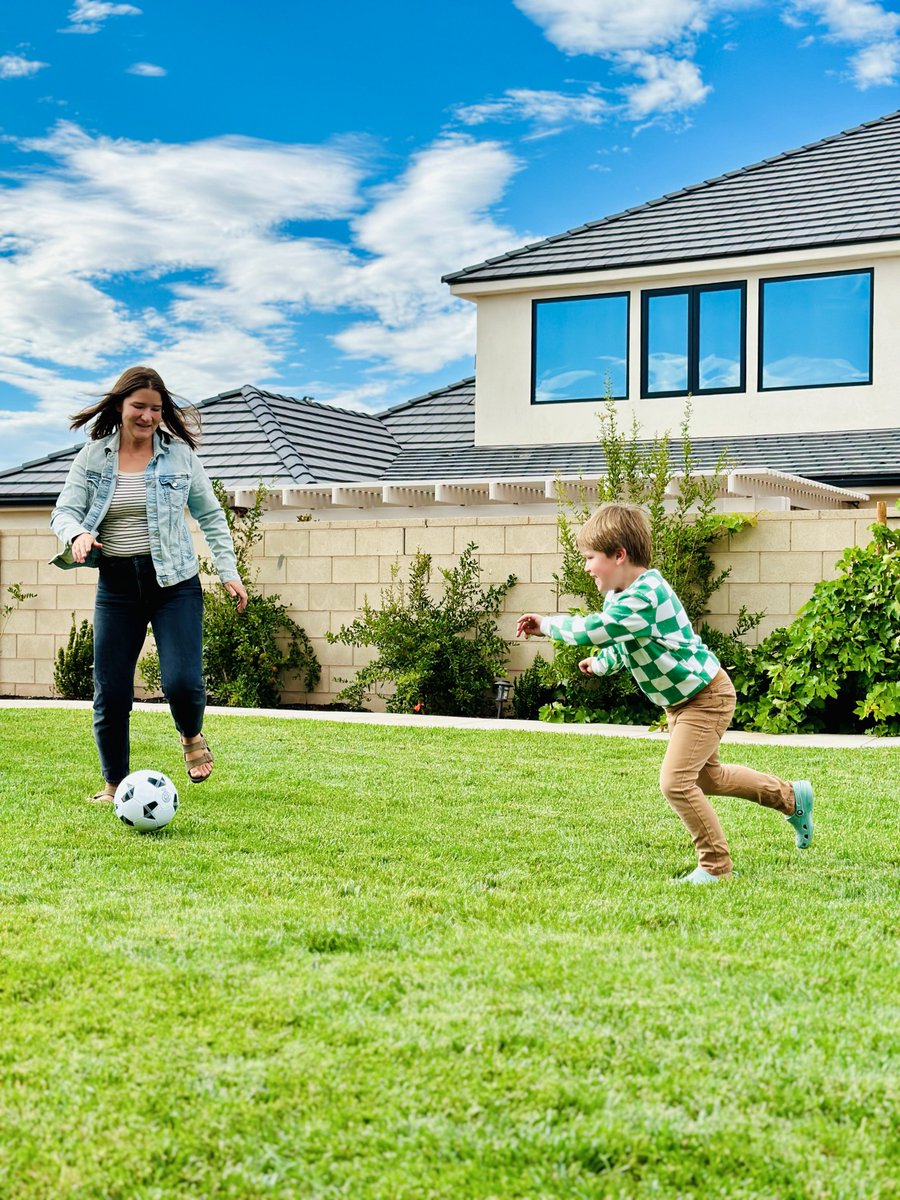 With Children’s Claritin® Syrup 24-hour, you and your little champ can kick allergy symptoms to the curb and score big. 🏆⚽️💪 Use as directed.