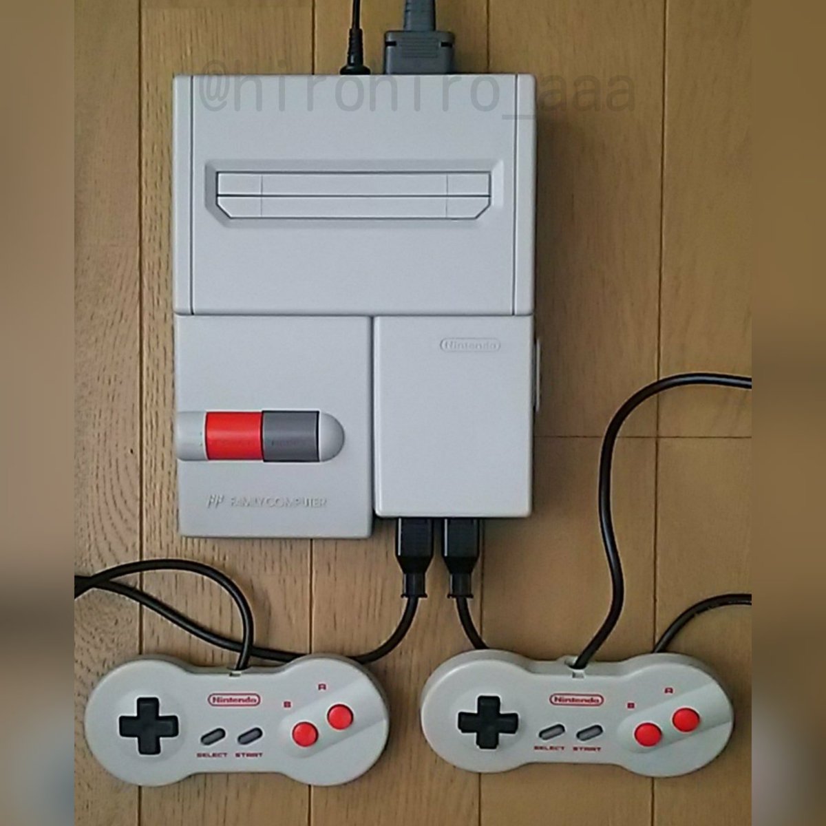 hirohiro_aaa's tweet photo. 今日は何の日

1993年12月1日発売
AV仕様ファミリーコンピュータ
NewFamicom

#今日は何の日
#1993年12月1日発売
#AV仕様ファミリーコンピュータ
#NewFamicom

@retoro_mode https://t.co/Khmh7PTCy9
