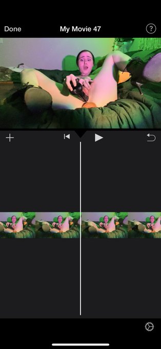 Comment what I&rsquo;m thinking.. lmao Wrong answers only 😂🤣  This new solo video is 🔥🔥🔥 https://t.co/V0V4