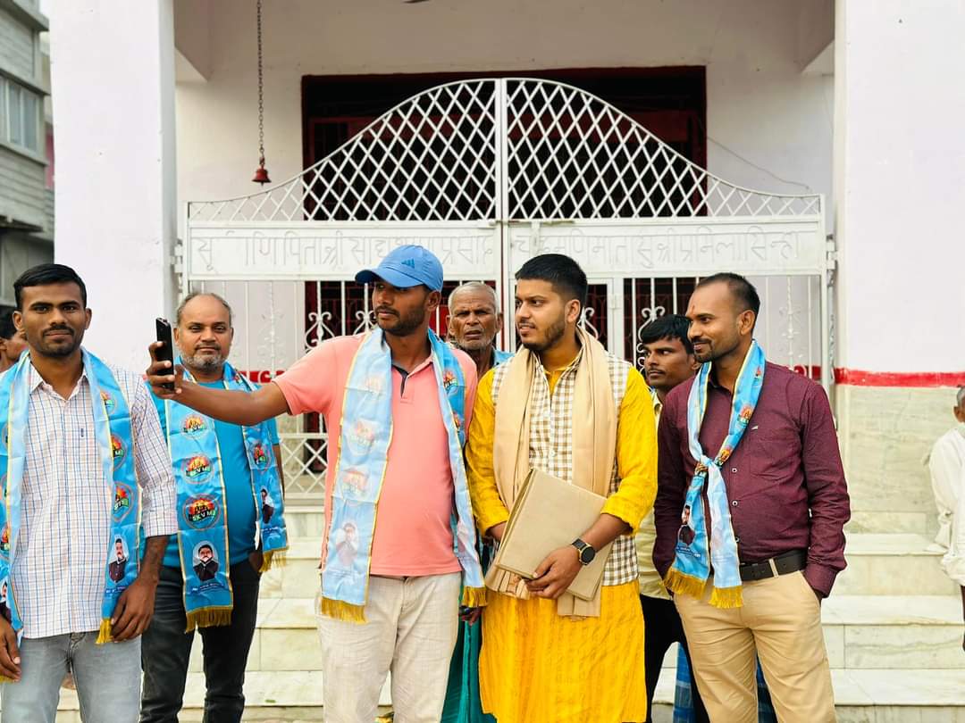 VineetNarayanS1's tweet photo. आज 30.11.2023,सत्येंद्र कुशवाहा विचार मंच के अंतर्गत शेखपुरा जिले में जिलाध्यक्ष श्री शिकेन्द्र जी की अध्यक्षता में विचार-विमर्श कार्यक्रम का आयोजन किया गया जिसमें सभी सदस्यों का सहृदय स्वागत किया गया एवं साथ में पार्टी विस्तार पर चर्चा हुआ एवं नए सदस्यों को जोड़ा गया 
#Bihar https://t.co/lMNsqrNOsJ