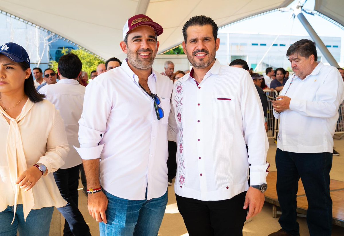 MasFelona's tweet photo. #reynosafollow Señores militares el exmilitar Mario Guitian la chispa-cdg era panista y ya es de Morena,reparte despensas de una fundacion pedorra y  tambien es socio de ameriquin y luis Miguel iglesias en las despensas de sebien oficiales,denle una vuelta a Nayarit y zacatecas https://t.co/dbHkwgYISj
