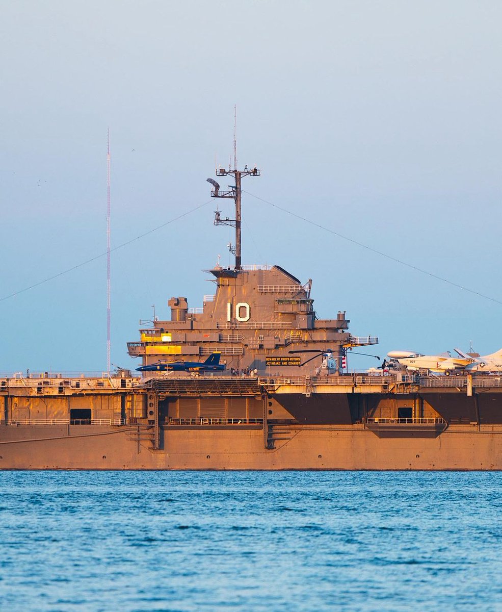 When the sun sets on the Yorktown 😍 
📸 <a href="/morgan_civ/">Morgan Cowperthwaite IV</a>