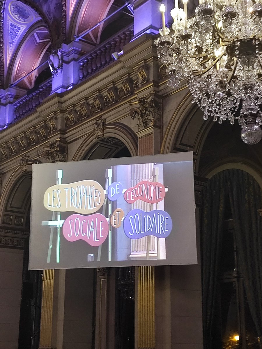 Carline_LN's tweet photo. Clôture #MoisEss par la remise des #TrophéesESSParis2023 avec une édition sous le signe du #Sport et des 
témoignages de personnalités inspirantes du monde sportif 🏆 @f_letissier @mois_ESS @raphaelvarane @ambassfischer @RFBernard1
#Ess #EconomieCirculaire https://t.co/GmNo3jZwO4