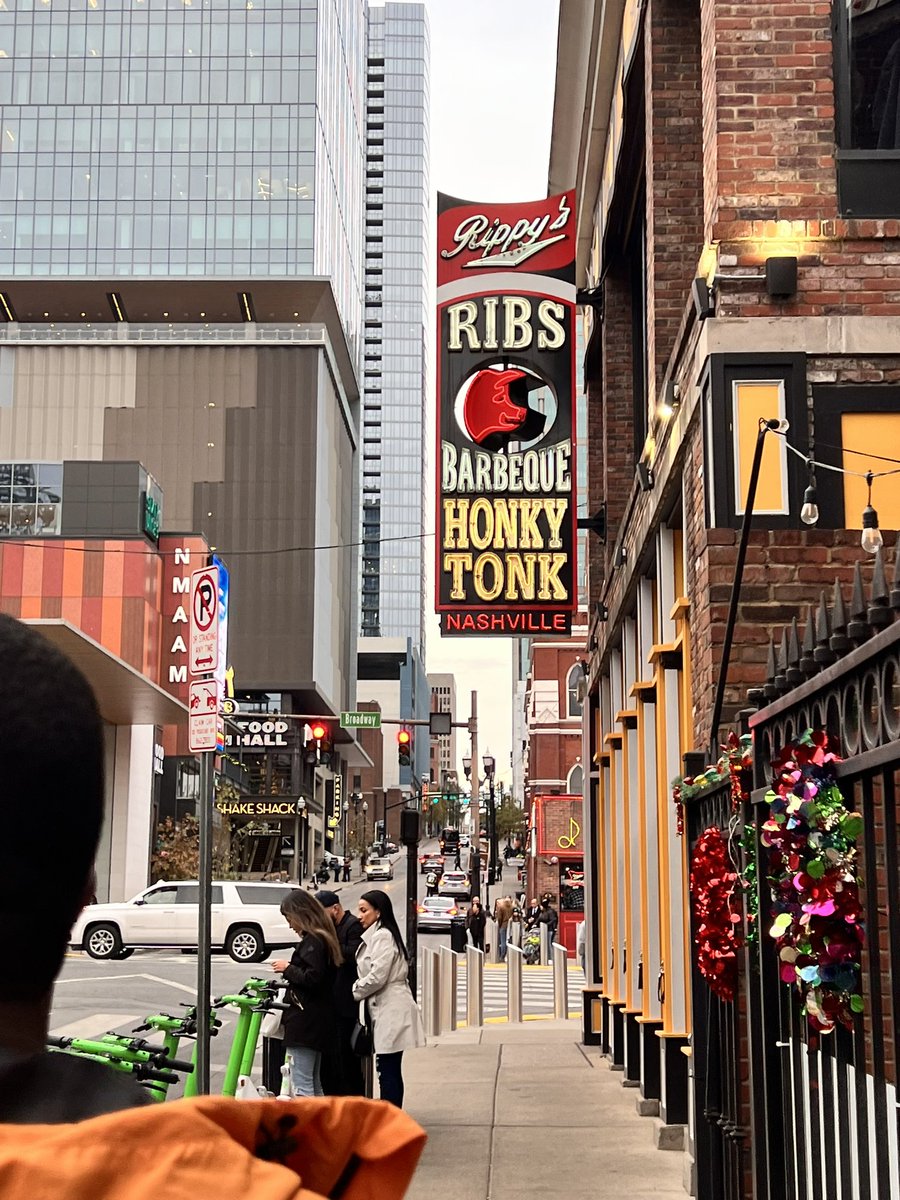 YoMsBeck's tweet photo. The @HenricoSchools delegation has arrived in Nashville for #NCSS2023! Kick up your boots, y’all! #historyisforeveryone https://t.co/ilEFo4Ud6N