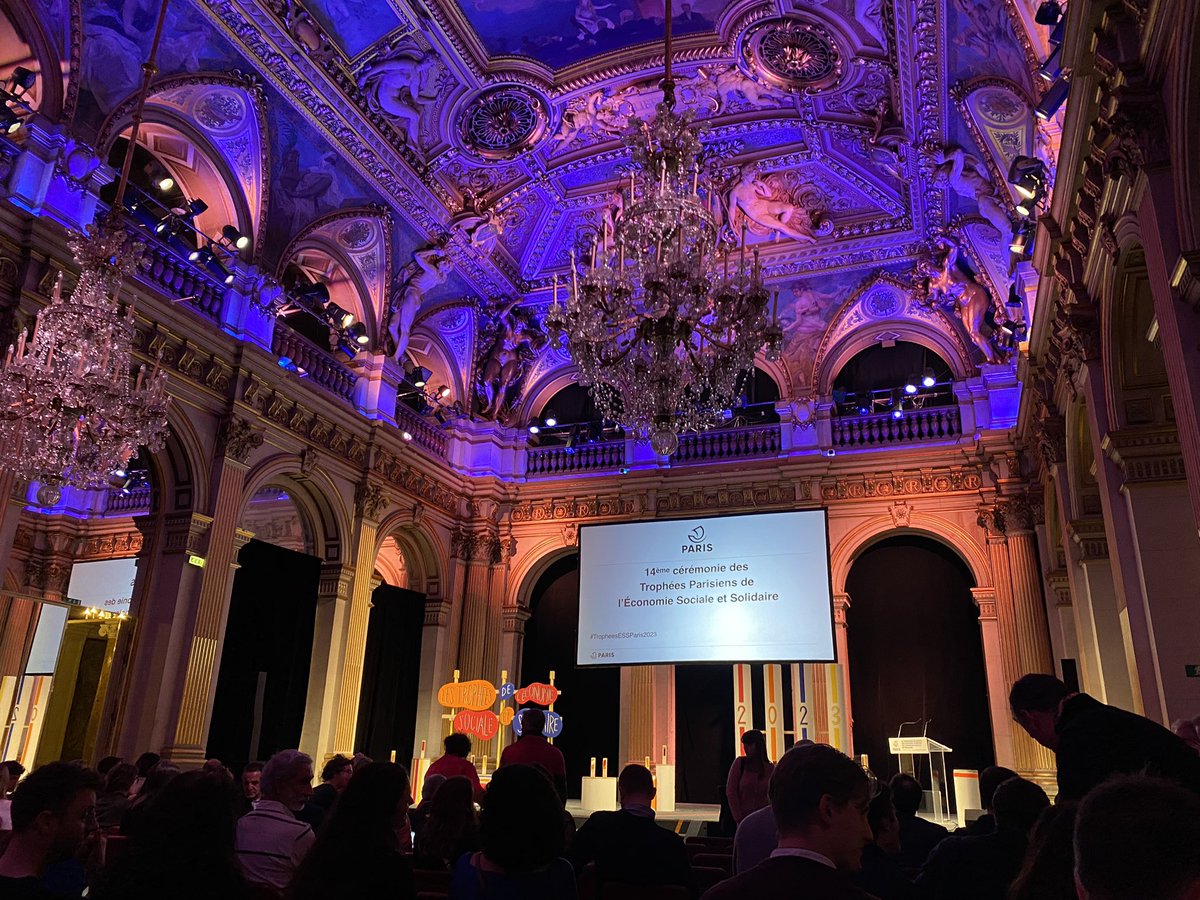Carline_LN's tweet photo. Clôture #MoisEss par la remise des #TrophéesESSParis2023 avec une édition sous le signe du #Sport et des 
témoignages de personnalités inspirantes du monde sportif 🏆 @f_letissier @mois_ESS @raphaelvarane @ambassfischer @RFBernard1
#Ess #EconomieCirculaire https://t.co/GmNo3jZwO4