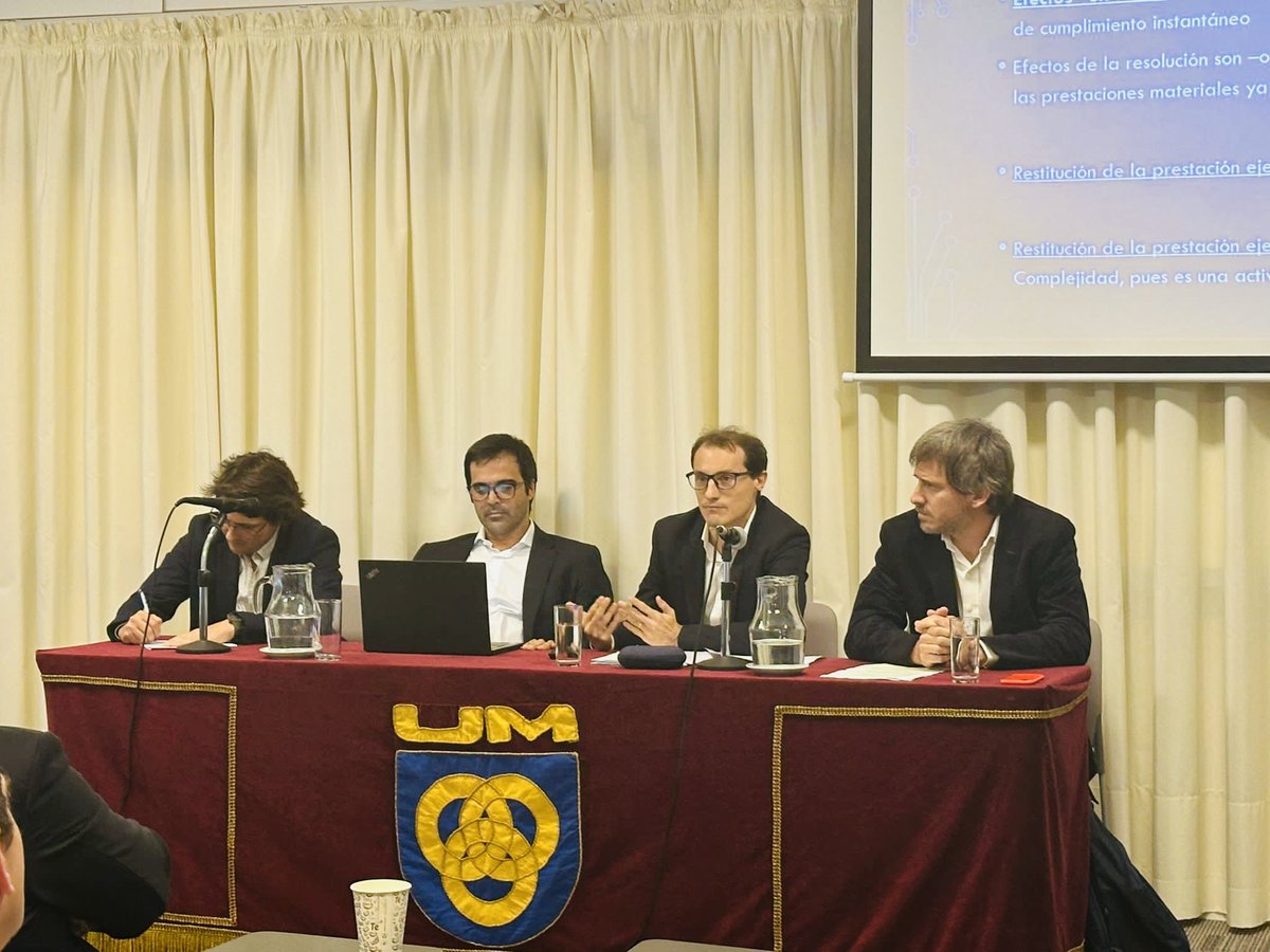 UMderecho's tweet photo. 🚨#AHORA Segundo día de las jornadas de Derecho de la Construcción con motivo de los 5 años de la ley 19.726  

🧤Gracias a todos los participantes y expositores del día de hoy. https://t.co/68oJAmbT7o