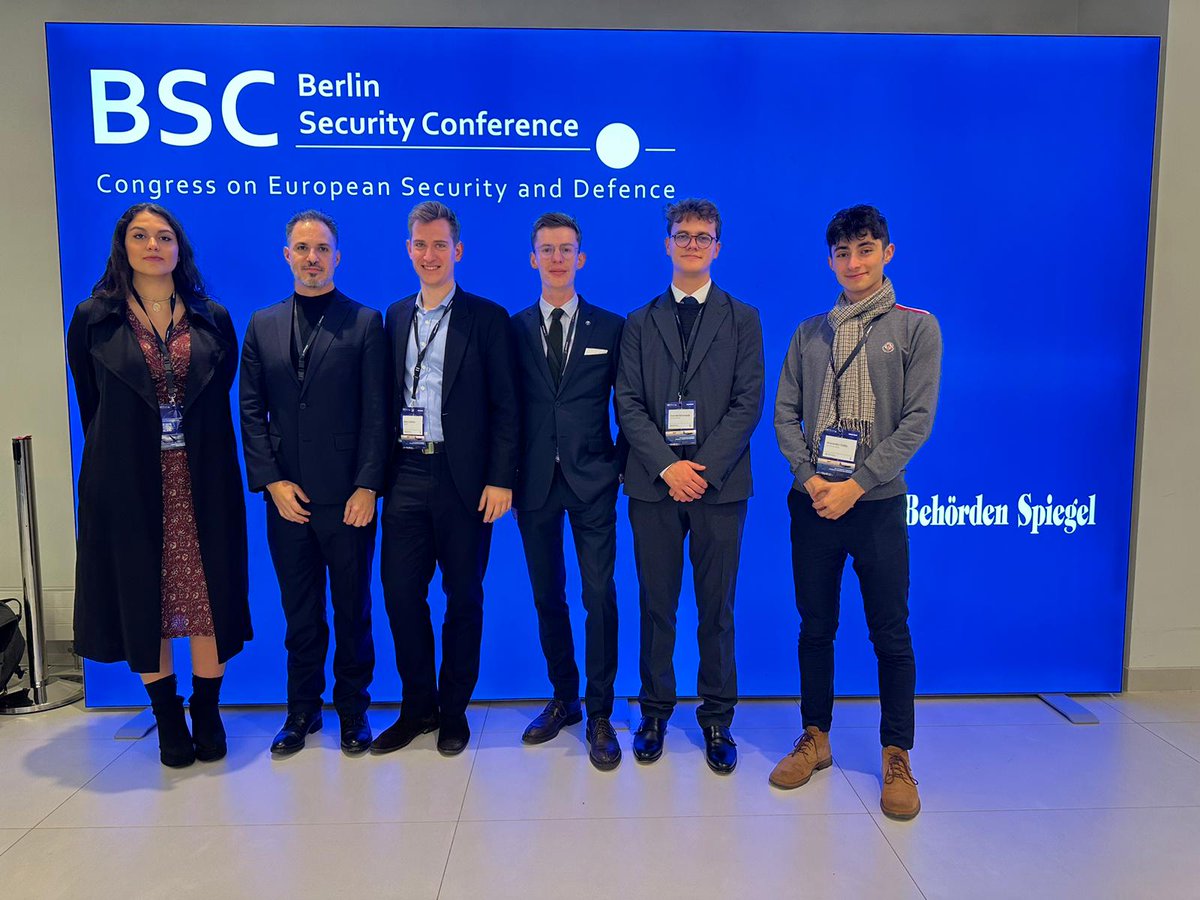 EuroDefNetwork's tweet photo. Also the occasion to meet with the European Defence youth community: @lesjeunesihedn and @yata ! 

A warm thank-you to the #ESDA for inviting us again! https://t.co/milvti5aM3