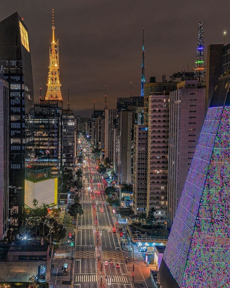 choquei's tweet photo. 🚨AGORA: São Paulo é eleita uma das melhores cidades do mundo para se morar ficando em 27º lugar. Em primeiro lugar ficou a cidade de Londres.

Rio de Janeiro não está na lista. https://t.co/9eD57afMaR