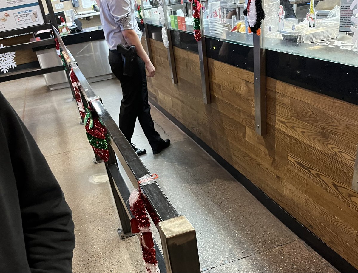 djbussanut's tweet photo. really wanted to take this guy’s gun today at cafe rio! #SpotifyWrapped https://t.co/FTp3OowEkQ
