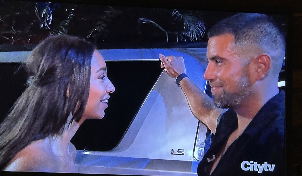 Uhhh what’s happening here

#bachelorinparadise #bip