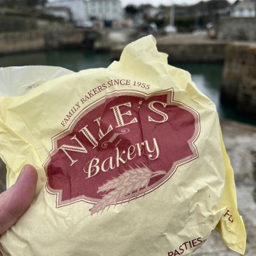Unveil101's tweet photo. A quick bite for breakfast/lunch from a favourite bakery https://t.co/42mPn1U2IW