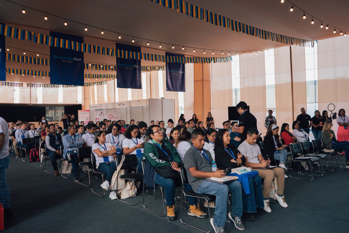 gdglima's tweet photo. El 22 de noviembre estuvimos en la 4° Edición del DevSecOps Fest BCP 2023. Agradecimiento a la comunidad Impacto BCP por invitarnos.
No faltaron los stickers y retos con el #challenge #gcp
#comunidades #googledevelopers #gdglima #devsecopsfest #impactobcp https://t.co/wW9IPriSw0