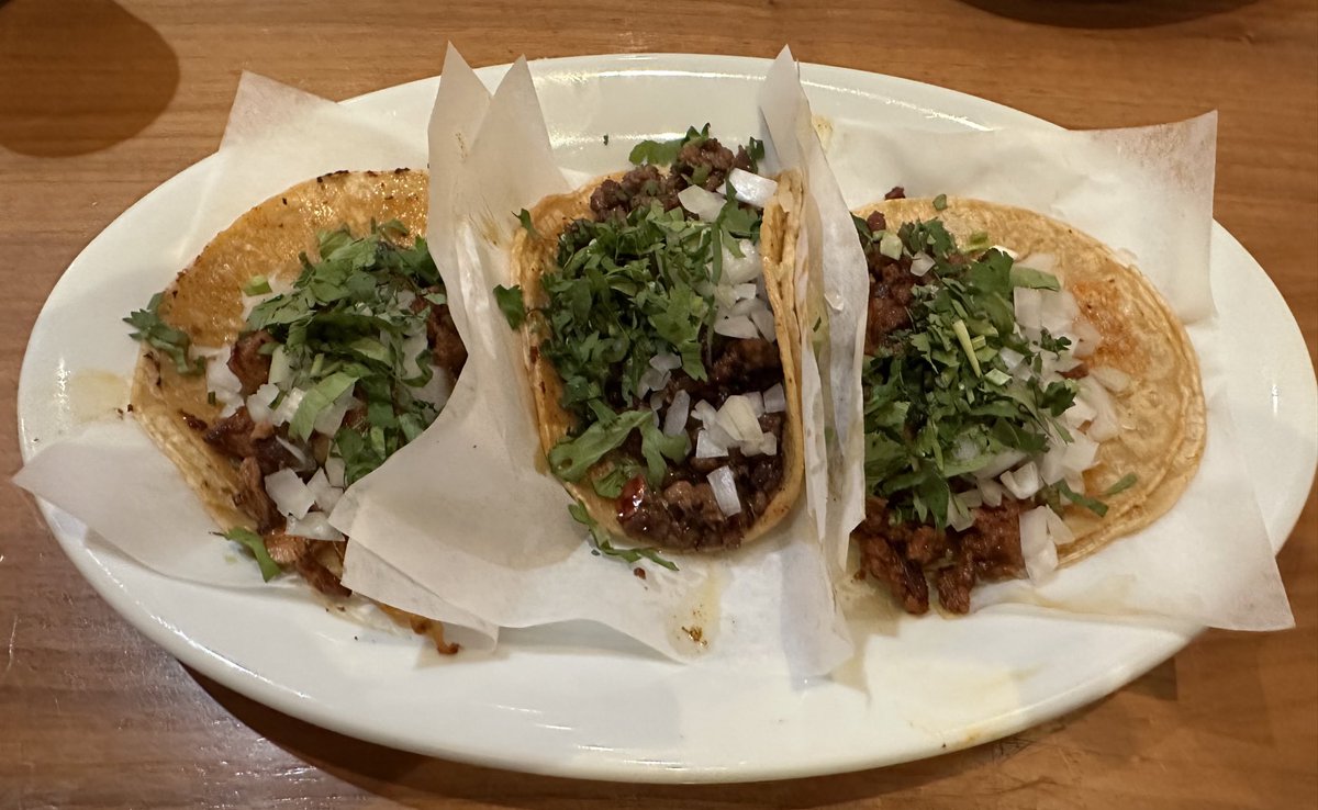 haleyvemealone's tweet photo. Vegan carne asada, al pastor and chorizo tacos from Healthy Substance Cantina’s new location in Wicker Park https://t.co/FLX72h4GJc