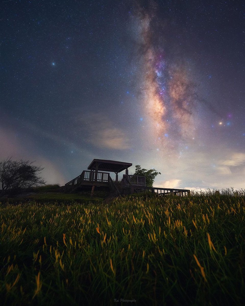 Many people sold their dreams and exchanged them for daily necessities.